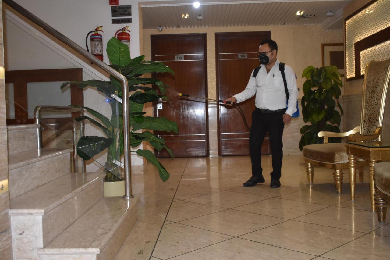 Hotel Swaran Palace Delhi  Dış mekan fotoğraf