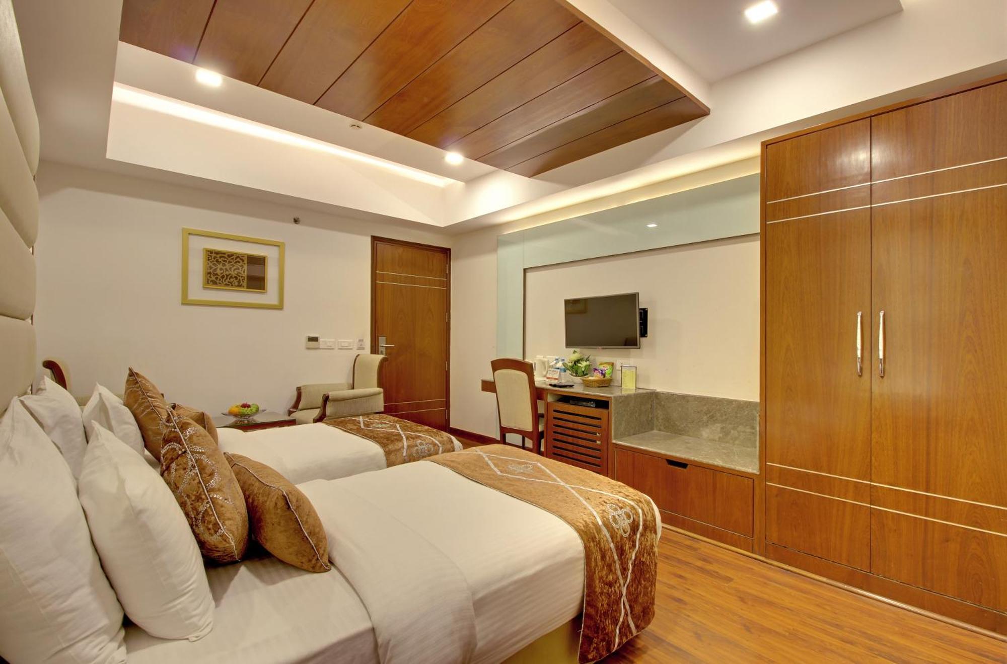 Hotel Swaran Palace Delhi  Dış mekan fotoğraf