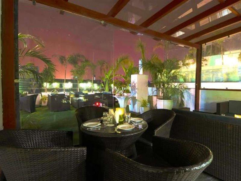 Hotel Swaran Palace Delhi  Dış mekan fotoğraf