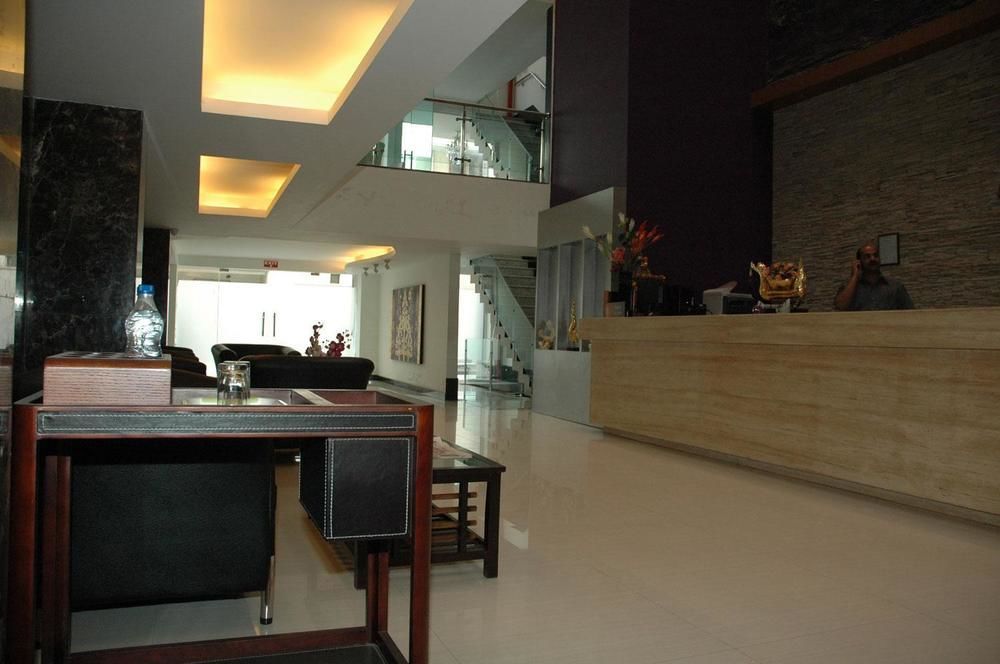 Hotel Swaran Palace Delhi  Dış mekan fotoğraf