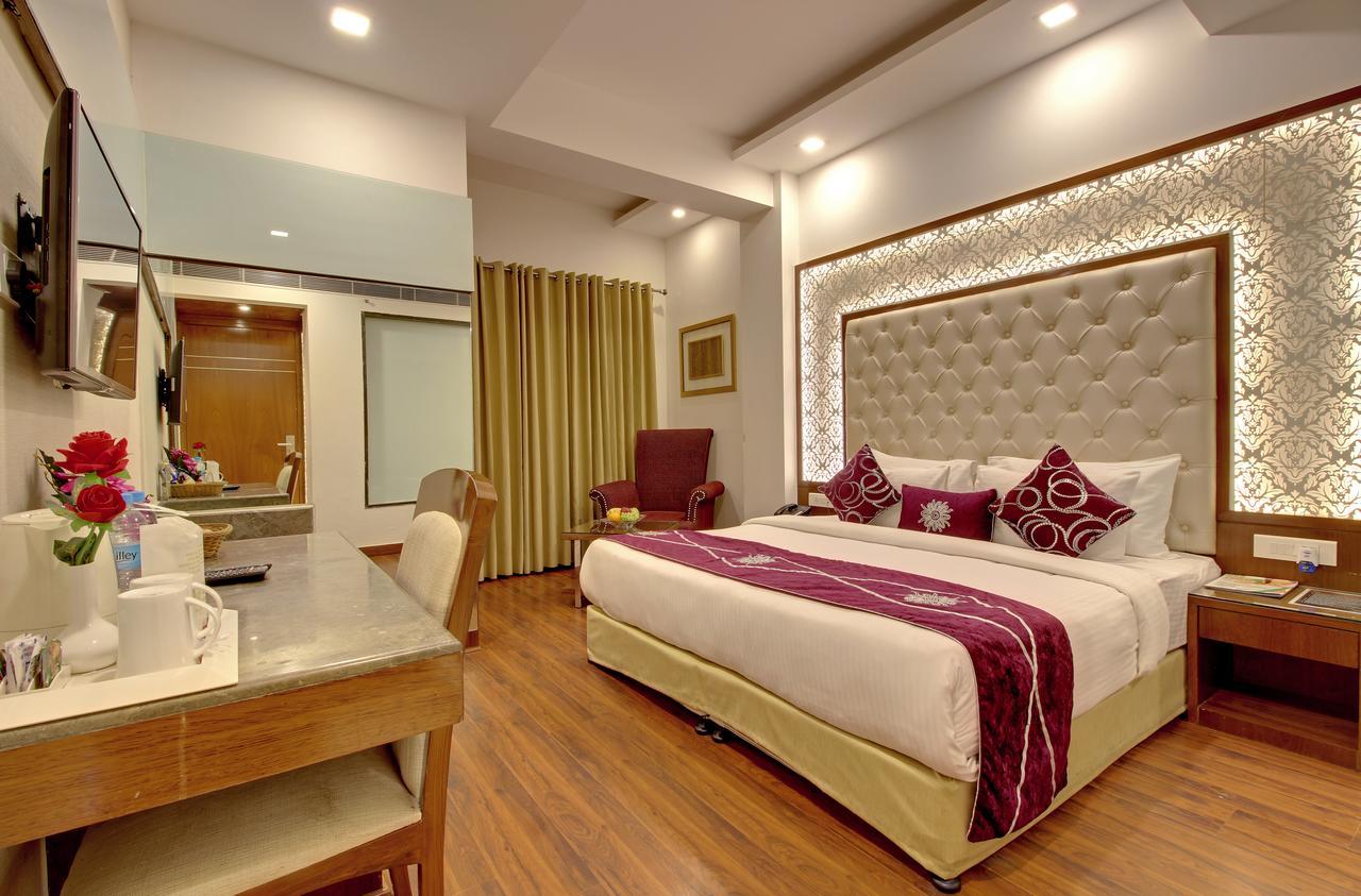 Hotel Swaran Palace Delhi  Dış mekan fotoğraf