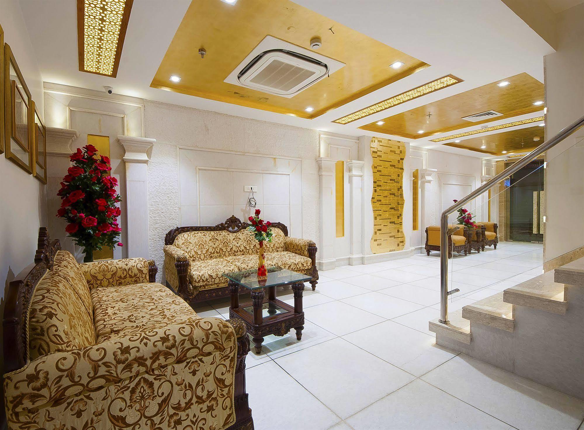 Hotel Swaran Palace Delhi  Dış mekan fotoğraf