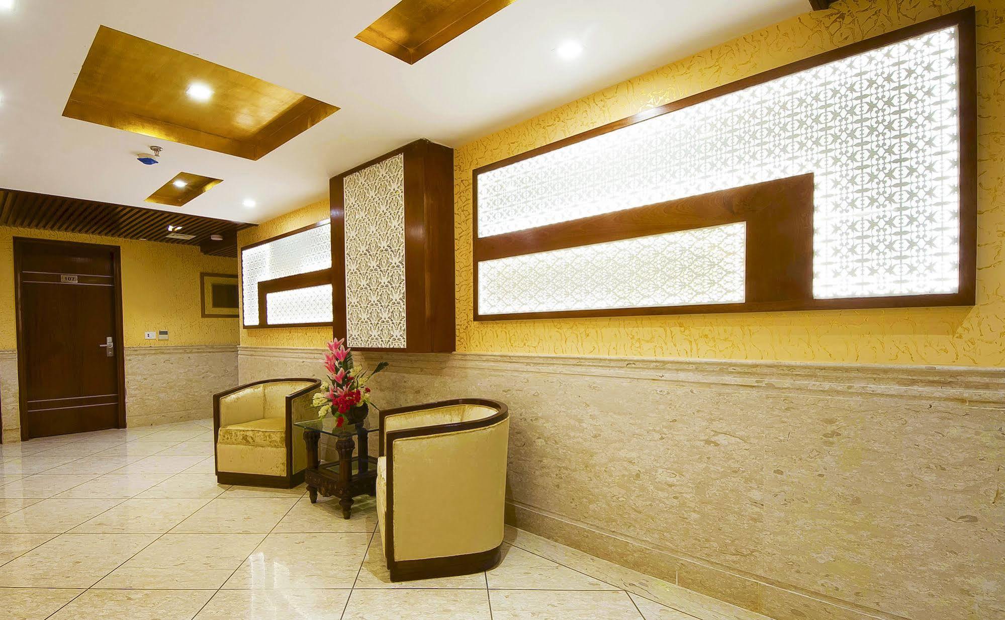 Hotel Swaran Palace Delhi  Dış mekan fotoğraf